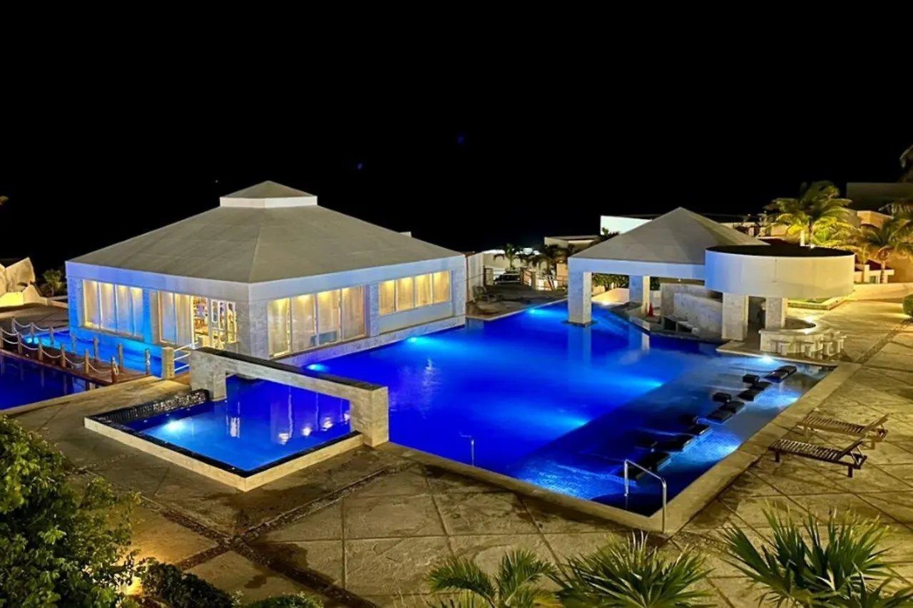 Solymar Beach Condos Cancun Aparthotel