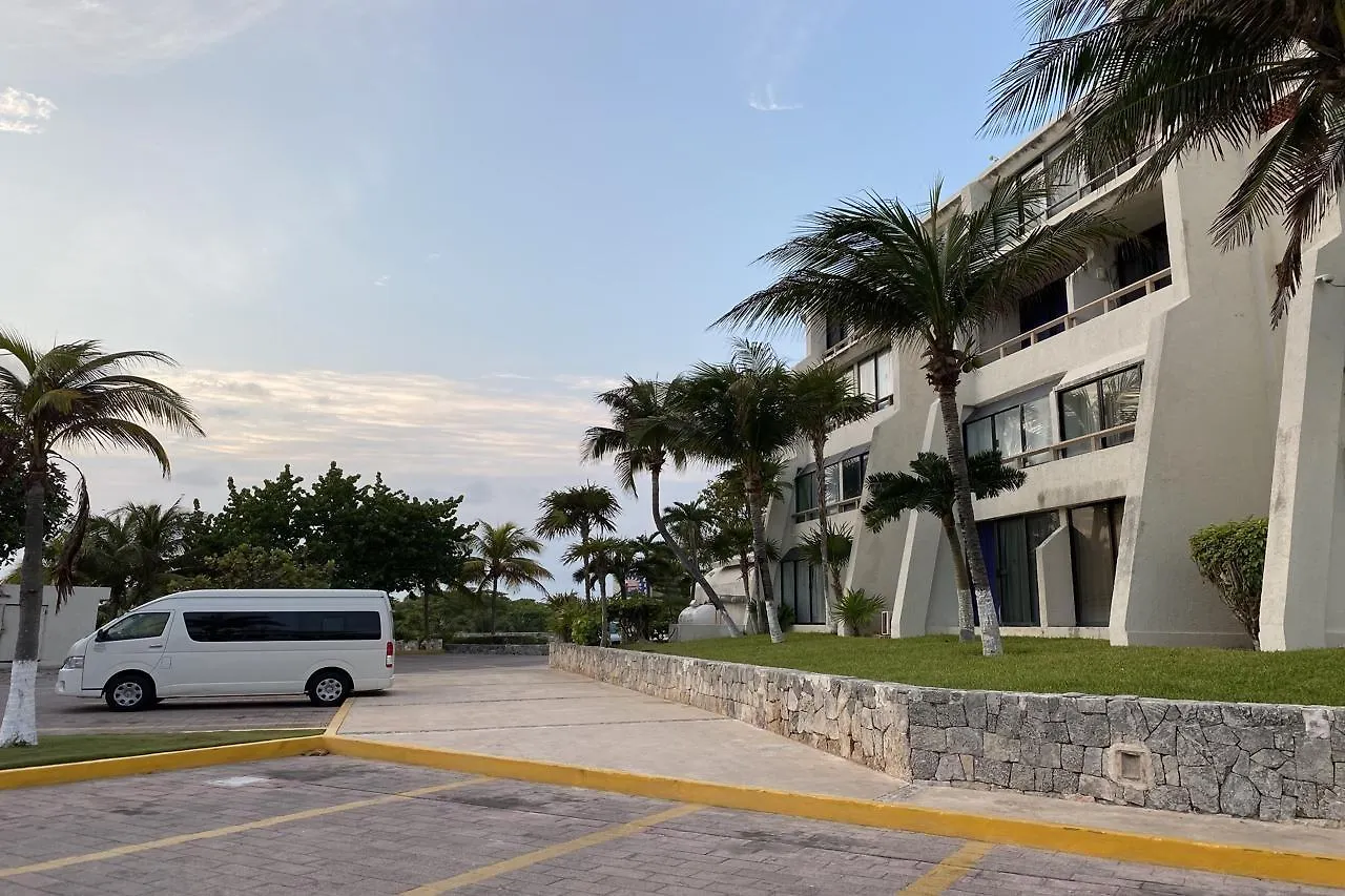 Solymar Beach Condos Cancun 3*,